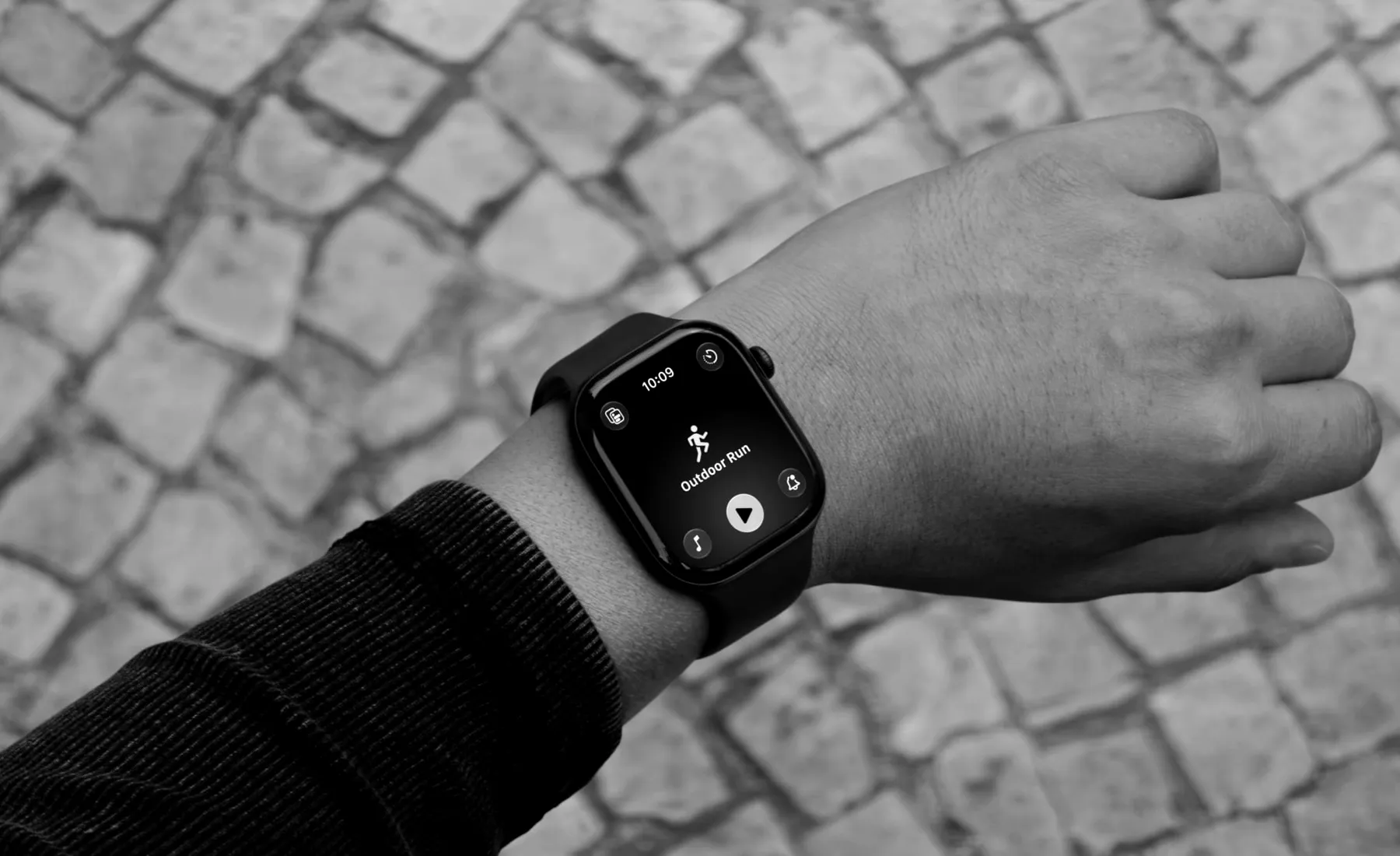 Apple Watch worn on the wrist showing a workout in progress